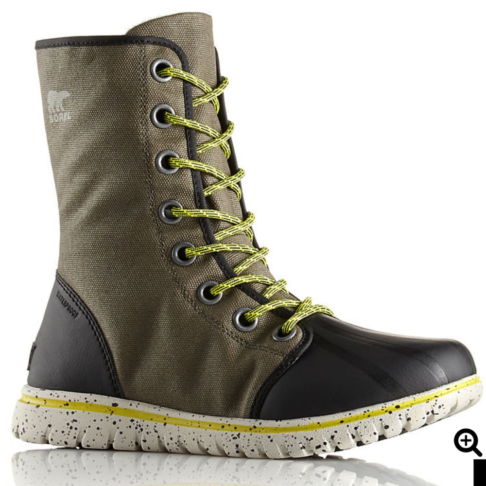Vintage Sorel Olive Green and Black Lace-Up Winter Rain Boot